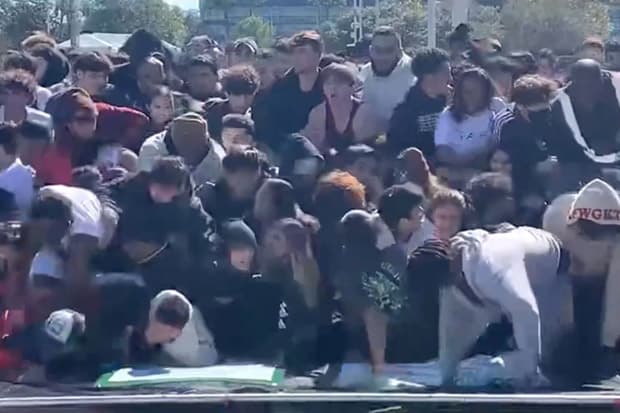 miris_konser_musik_di_as_tewaskan_8_penonton