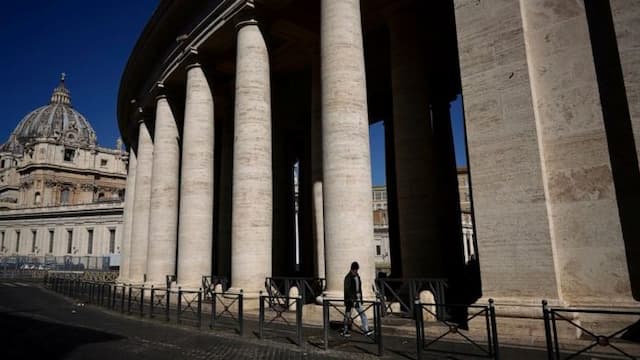 misa_minggu_palma_dirayakan_tanpa_publik_di_st_peter