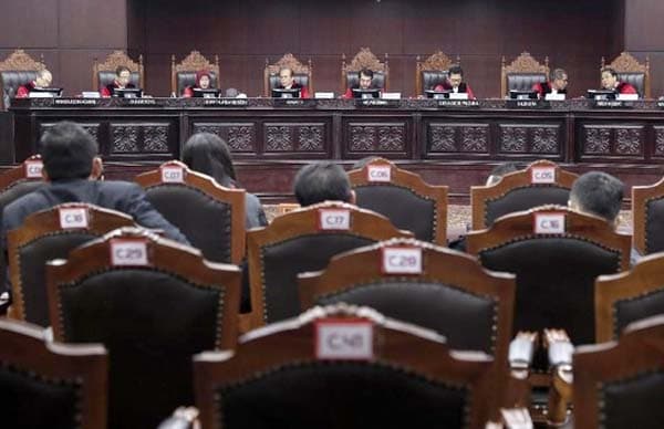 mk_kabulkan_syarat_pengalaman_kepala_daerah_gibran_berpeluang_jadi_cawapres_2024