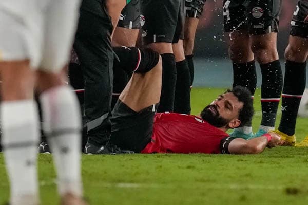 mo_salah_cedera_hamstring_saat_bela_mesir_lawan_ghana