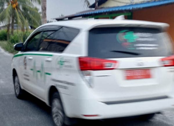 mobil_ambulan_rsud_bangun_purba_diduga_jadi_kendaraan_pengantar_pulang_pegawai