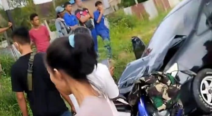 mobil_dan_dua_sepeda_motor_kecelakaan_di_jalan_medan_persimpangan_pintu_tol_sinaksak