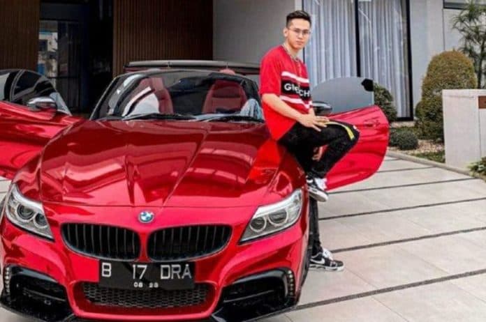 mobil_ferrari_dan_tesla_aset_indra_kenz_tidak_dikembalikan_untuk_negara