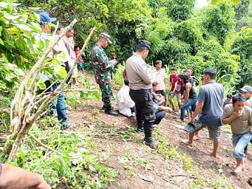 mobil_jatuh_ke_sungai_lae_renun_dairi_dua_penumpang_hanyut