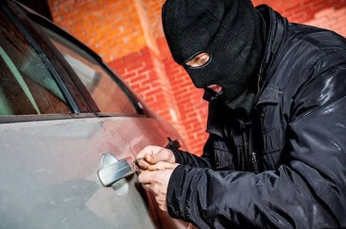 mobil_l300_hilang_dari_teras_rumah_ini_kata_polres_siantar