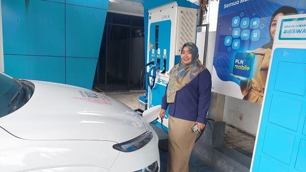mobil_listrik_mulai_ramai_di_jalanan_sehari_ada_10_unit_yang_cas_di_spklu_medan