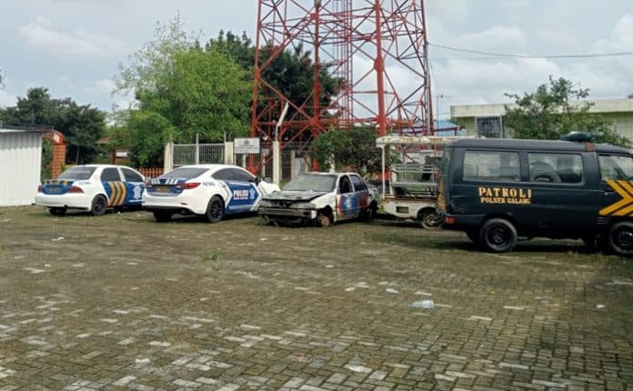 mobil_patroli_polisi_mangkrak_di_deli_serdang