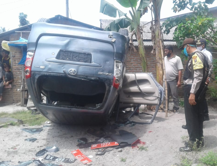mobil_petugas_bnn_deli_serdang_dirusak_warga_pelaku_narkoba_kabur