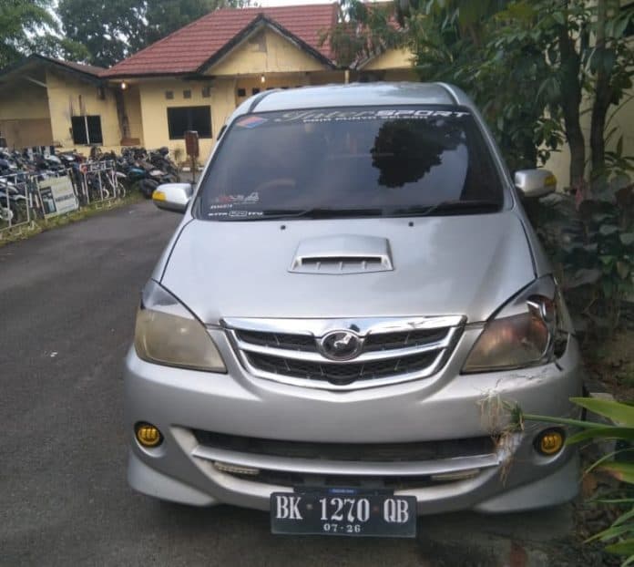 mobil_rental_dipakai_untuk_merampas_di_pematangsiantar_2_handphone_dibawa_kabur