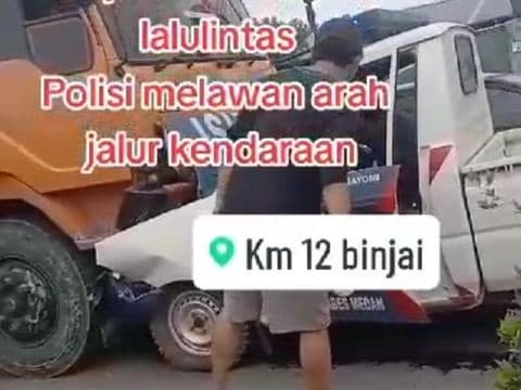 mobil_unit_lantas_penyok_usai_tabrakan_dengan_truk_polisi_bilang_begini