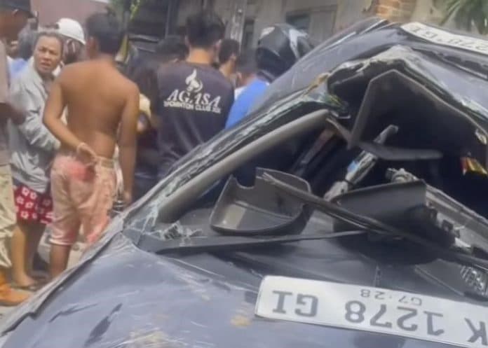 mobil_vs_ka_di_kawasan_diski_3_orang_dikabarkan_meninggal_dunia