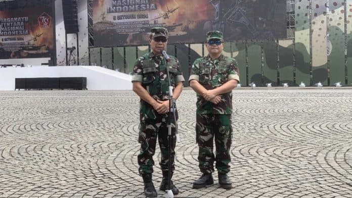 momen_hut_ke_79_tni_masyarakat_boleh_numpang_naik_alutsista