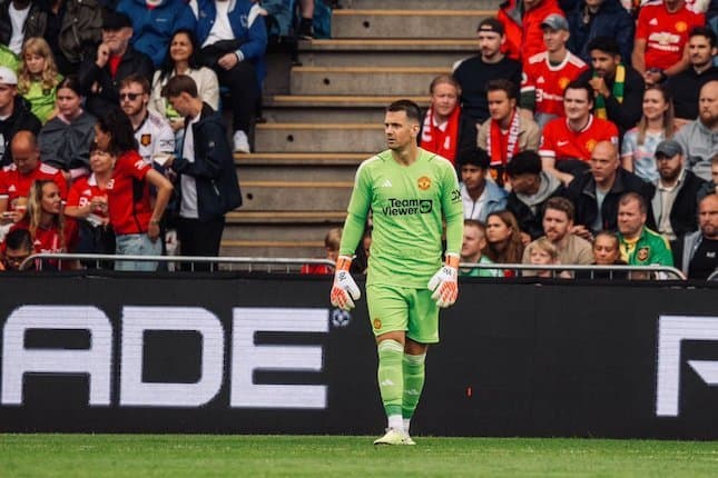 momen_langka_tom_heaton_menjadi_kiper_utama_manchester_united_sejenak