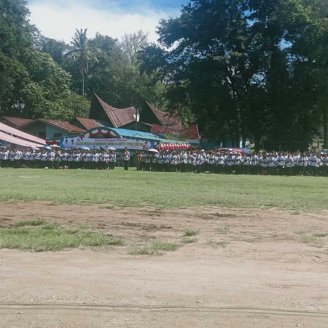 momen_perayaan_hari_guru_bupati_samosir_marah_saat_upacara_bendera