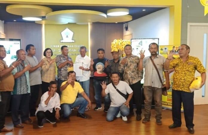 mosi_tidak_percaya_terhadap_ketua_golkar_dairi_12_pk_ngadu_ke_dpd_sumut