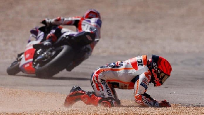 motogp_2023_performa_motor_lemah_marc_marques_angkat_bendera_putih