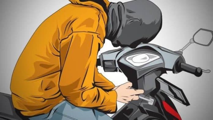 motor_mahasiswi_hilang_di_plaza_kuliner_depan_kantor_bupati_deli_serdang