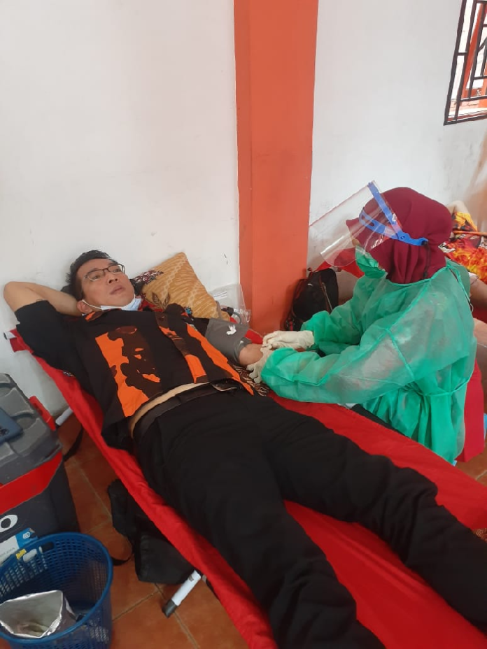 mpc_pp_deli_serdang_donor_darah_dan_bagikan_100_karung_beras