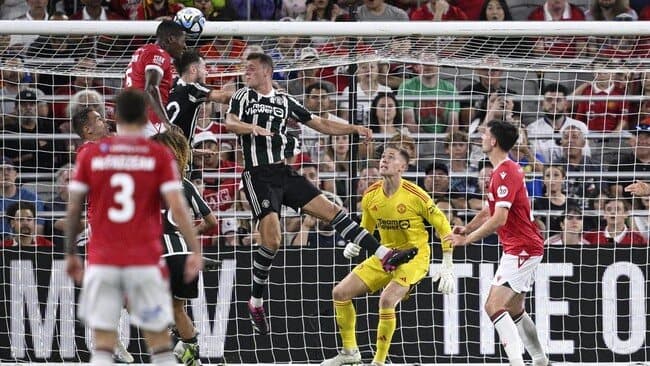 mu_kalah_1_3_dari_wrexham_klub_divisi_4_liga_inggris