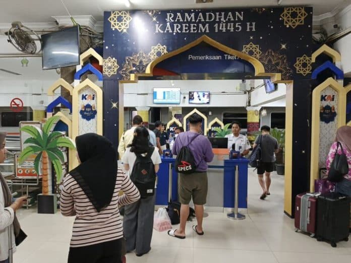 mudik_lebaran_2024_kai_divre_i_sumut_ingatkan_kembali_aturan_bagasi_penumpang