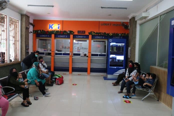 mudik_lebaran_tiket_kereta_api_di_sumut_sudah_terjual_12014