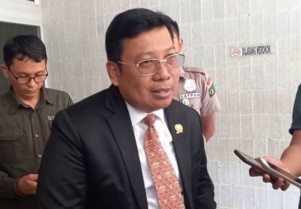 mulai_besok_pemerintah_hentikan_penyaluran_bantuan_pangan_beras