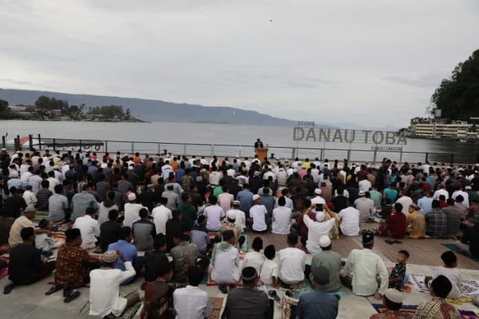 musa_rajekshah_shalat_iduladha_di_pantai_bebas_parapat_agendakan_setiap_tahun_berkurban_di_daerah_berbeda