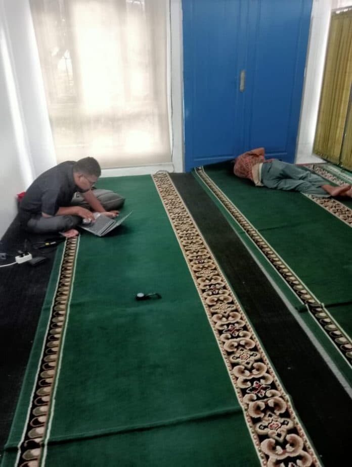 mushola_dinas_pendidikan_deli_serdang_berubah_fungsi_ganggu_jamaah