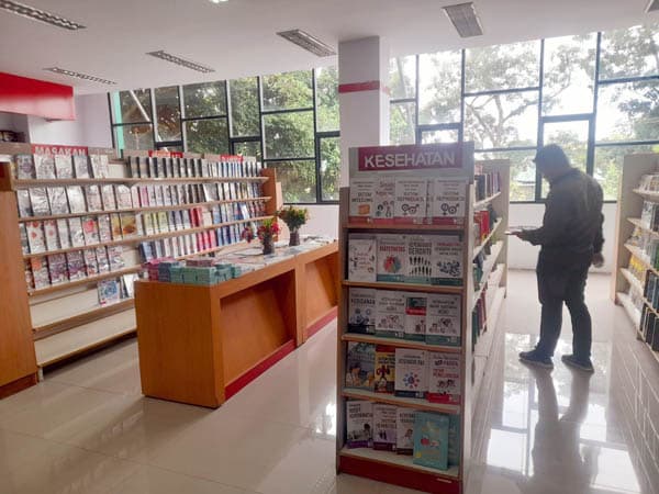 musim_penerimaan_pns_permintaan_buku_tes_cpns_meningkat_di_siantar