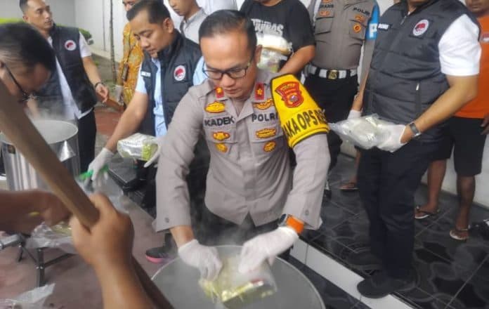 musnahkan_sabu_38_kg_dari_7_tersangka_kapolres_perairan_asahan_dimanfaatkan_sebagai_jalur_masuknya_narkoba