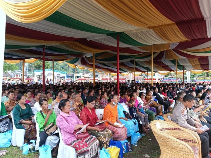 natalan_hikmat_di_tengah_hujan_kabag_kesra_masyarakat_sangat_antusias_hadir