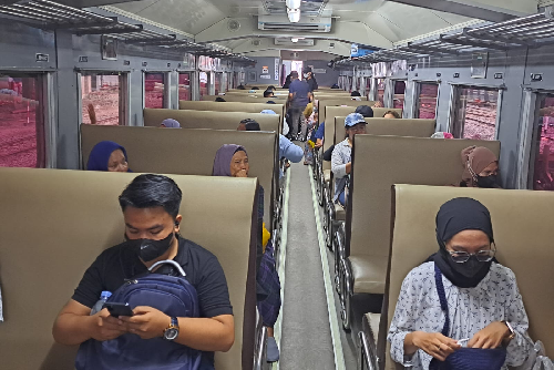 nataru_penumpang_ka_di_sumut_meningkat_sebanyak_205993_orang