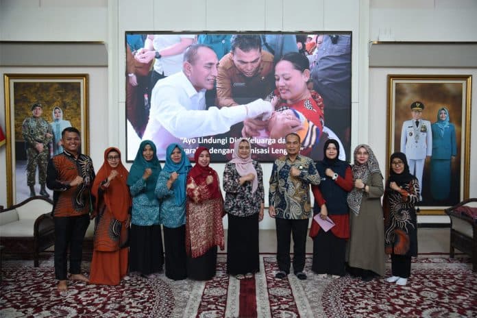 nawal_lubis_ajak_pkk_kembali_dukung_dan_sukseskan_sub_pin_polio_putaran_kedua