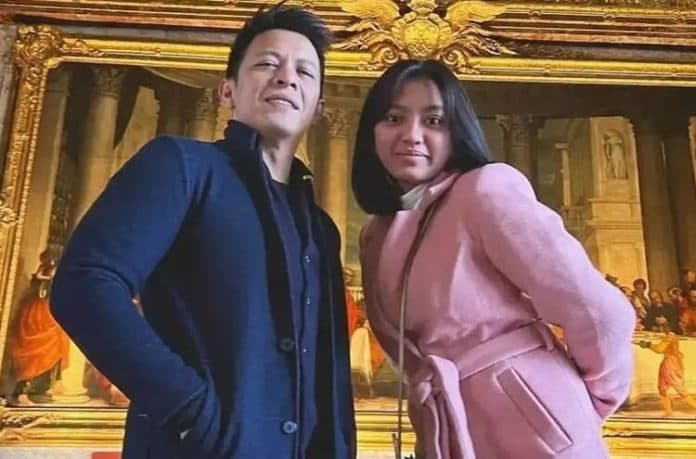 netizen_sanjung_putri_ariel_antri_tukarkan_tiket_konser_noah