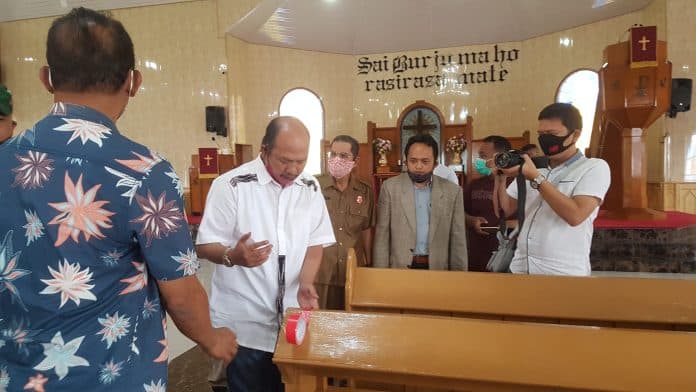 new_normal_gereja_hkbp_pearaja_di_taput_mulai_dibuka
