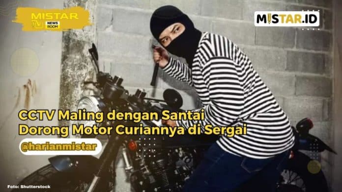 newsroom_cctv_maling_dengan_santai_dorong_motor_curiannya_di_sergai