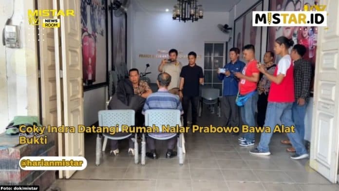 newsroom_coky_indra_datangi_rumah_nalar_prabowo_bawa_alat_bukti