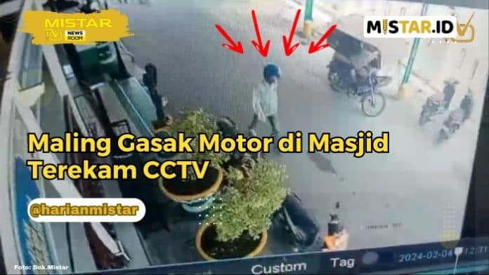 newsroom_maling_gasak_motor_di_masjid_terekam_cctv