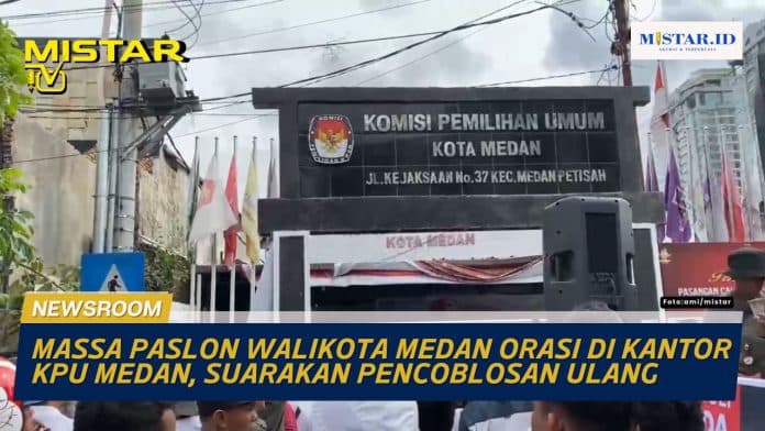 newsroom_massa_paslon_walikota_medan_orasi_di_kantor_kpu_medan_suarakan_pencoblosan_ulang