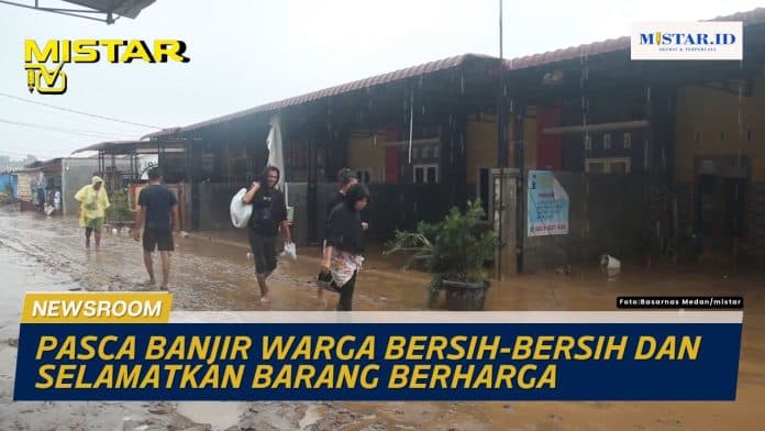 newsroom_pasca_banjir_warga_bersih_bersih_dan_selamatkan_barang_berharga