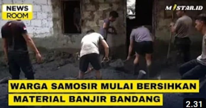 newsroom_warga_samosir_mulai_bersihkan_material_banjir_bandang