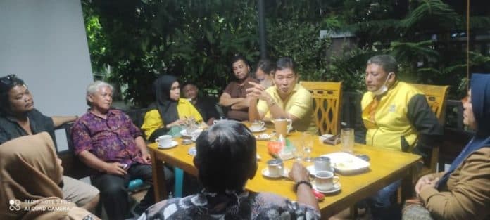ngopi_bareng_mangatas_silalahi_ajak_insan_pers_ikut_andil_bangun_siantar