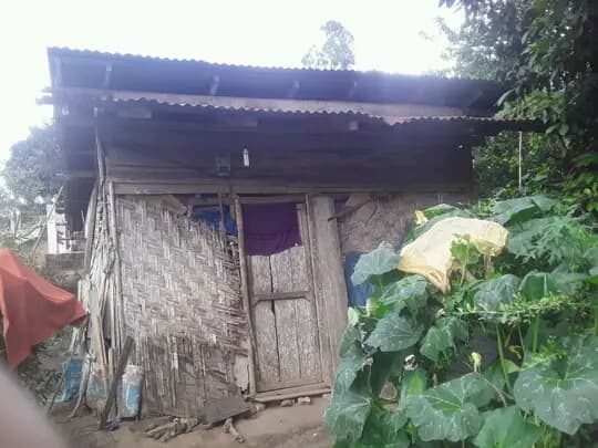 novri_ompusunggu_bantu_perbaikan_rumah_warga_tak_mampu_di_simalungun