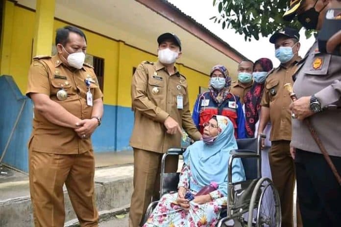 nurlaela_lansia_penerima_vaksin_covid_19_tertua_di_batu_bara