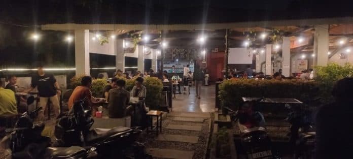 nyaris_merugi_cafe_ini_tetap_bertahan_dan_mengalami_peningkatan_hingga_kini