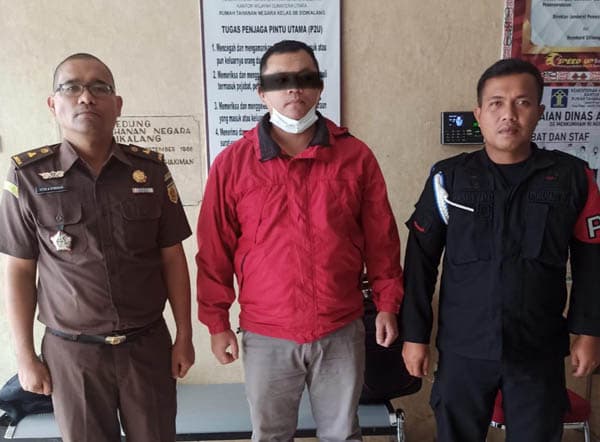 oknum_asn_dairi_terpidana_pemalsuan_surat_dieksekusi_ke_rutan