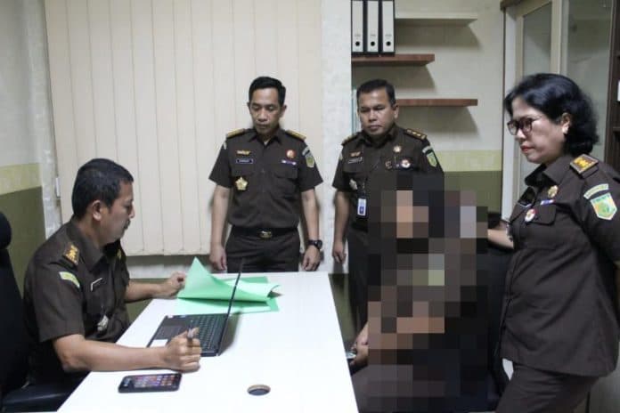 oknum_jaksa_ekt_secara_tegas_dipecat_kejatisu_atas_kasus_dugaan_pemerasan