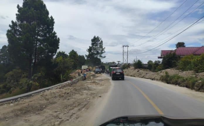 ombudsman_sumut_sebut_perbaikan_jalan_doloksanggul_pakkat_minim_k3