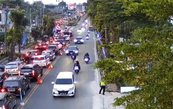 one_way_dari_pintu_tol_sinaksak_menuju_siantar_diberlakukan