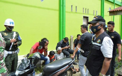 operasi_antik_toba_2022_polres_langkat_tangkap_5_pemuda_dan_sabu_017_gr